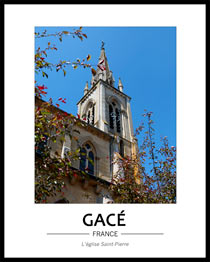 Cliquez pour agrandir Clocher de l'église de Gacé accompagné de végétation urbaine