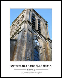 Cliquez pour agrandir Grandeur et détails du clocher de l'église