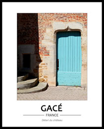 Cliquez pour agrandir Linteau de porte en pierre taillée du château de Gacé