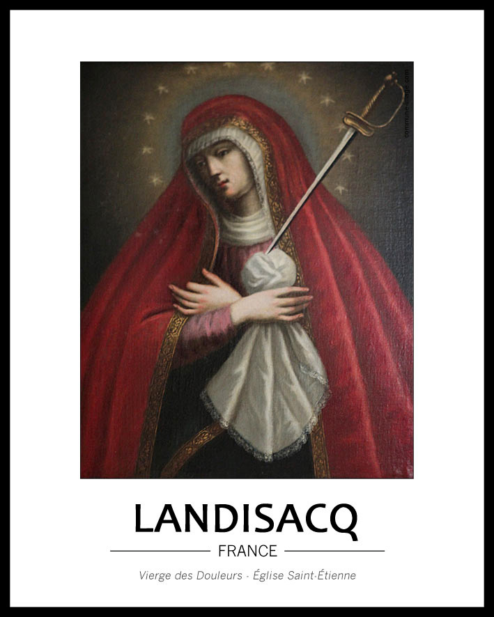 Cliquez pour agrandir tableau repésentant la vierge des douleurs, une épée traverse symboliquement une linge en forme de cœur que la vierge tient dans sa main. Sa tenue rouge est très présente sur ce fond noir.