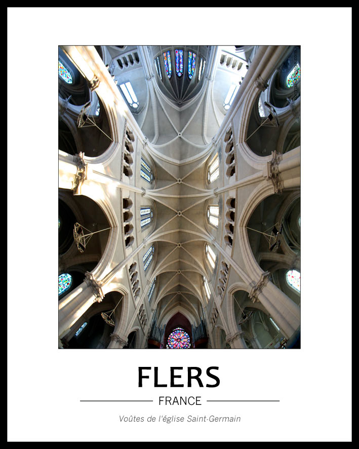 Cliquez pour agrandir ensemble des voûtes de l'église prises avec un angle très loarge pour en avoir une vue complète