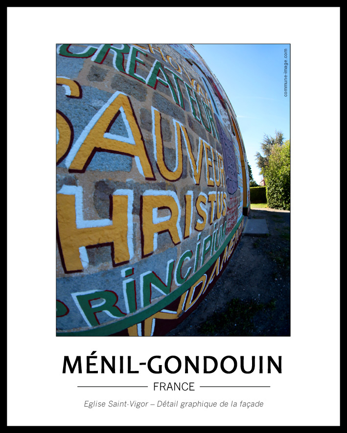 vue graphique d'une partie de la fa�ade, l'objectif tr�s grand angle pr�sente sur une forme arrondie, des lettres qui apparaissent tr�s grosses sur la partie gauche de la photo puis la taille diminue, � droite on voit la v�g�tation environnante