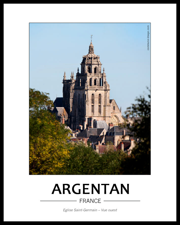 l'�glise Saint-Germain d'Argentan, vu de sa face ouest avec en avant-plan les toits des maisons environnantes