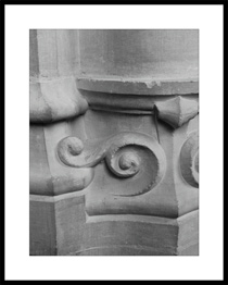 D�tail de colonne sculpt�e � Eglise Saint-Martin d'Argentan