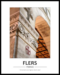 d�tail des ornements d'une pile carr�e, on voir dans le d�cor sculpt� des motifs fleuraux, des �pis de bl�s, des arabesques et des coquilles Saint-Jacques