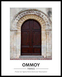 Cliquez pour agrandir Portail d'entrée de l'église d'Ommoy en bois massif dans un