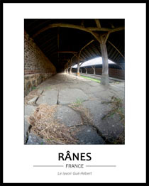 vue panoramique du lavoir Gu�-Hebert depuis un angle