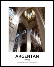 Cliquez pour agrandir Aperçu du transept et des vitraux