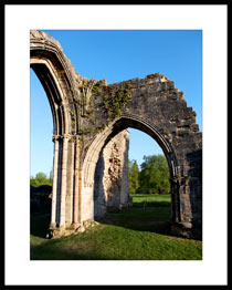 Cliquez pour agrandir Les restes de vieilles pierres de l'abbaye